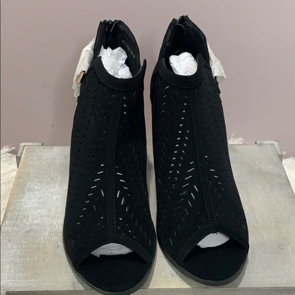 TOP Moda Heeled Bootie NIB - Picture 2 of 8